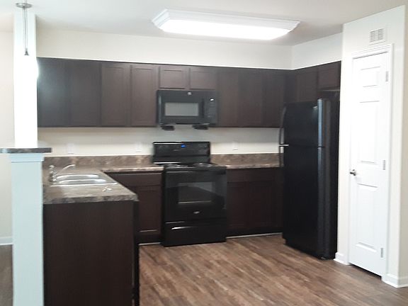 3rd image of 630 Rockwood Crossing Dr #2B-2Ba-1000Sqft