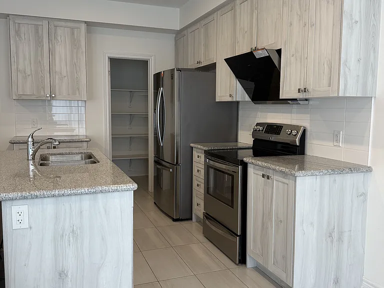 99 Hilts Dr — Photo 6