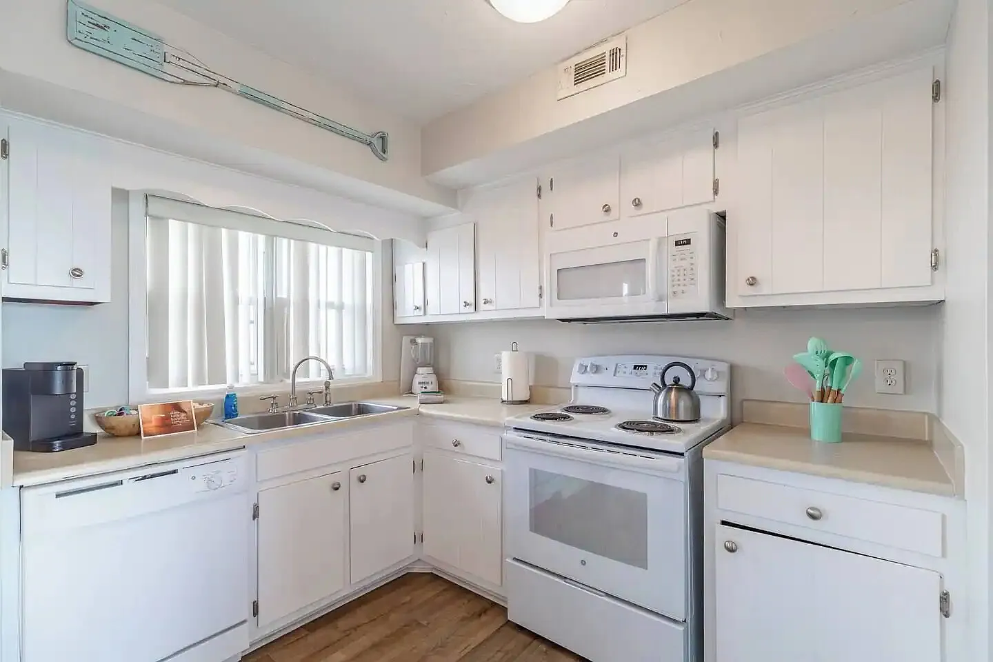 2 bed, 767 sqft, $3,200 — Photo 4