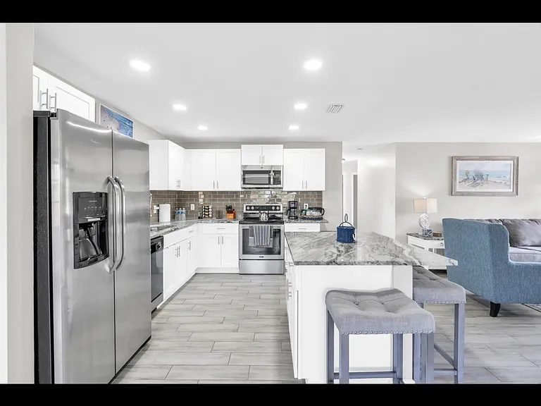 1731 Coral Point Dr — Photo 10