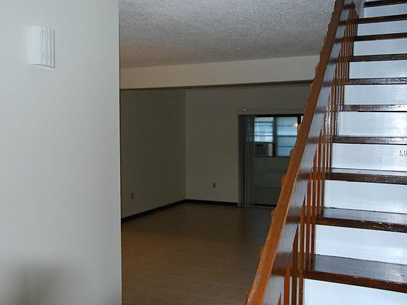 4th image of 905 Michigan Ave