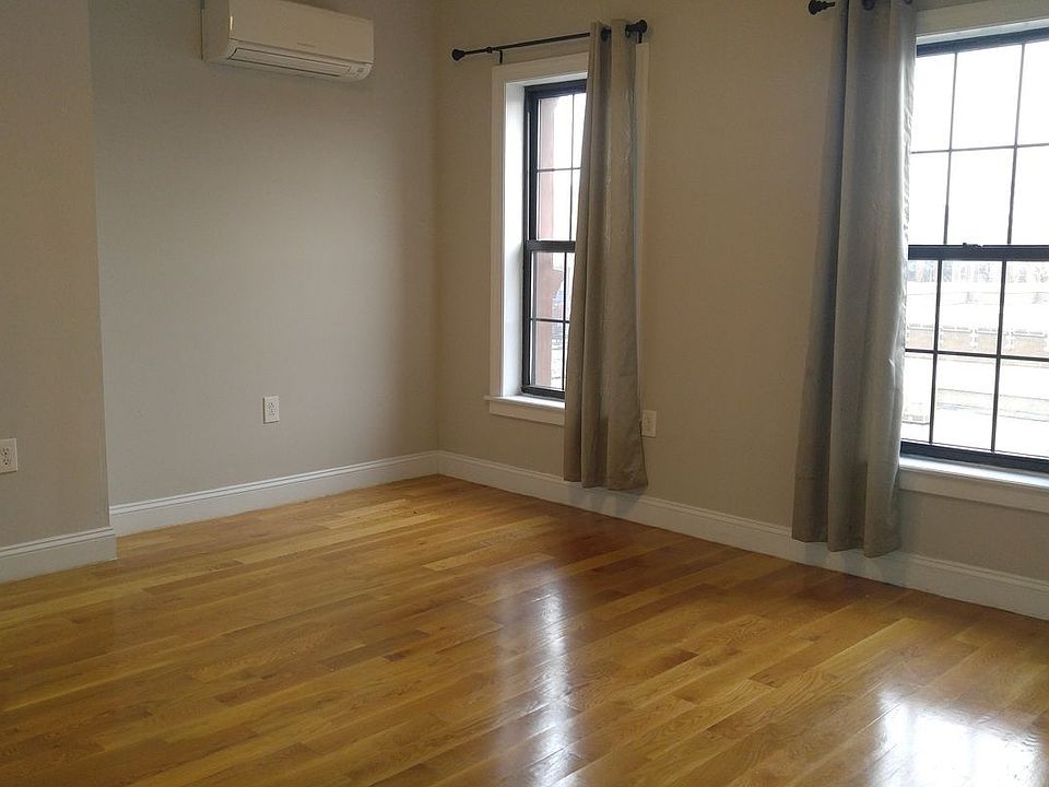 1st image of 109 Vernon Ave #4