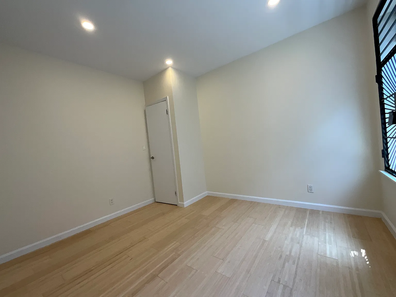 562 West 189th Street — Photo 2