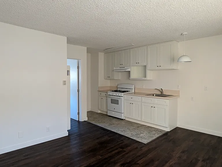 265 Lucas Ave #5 — Photo 14