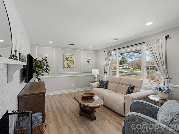 4th image of 2006 Tyvola Rd