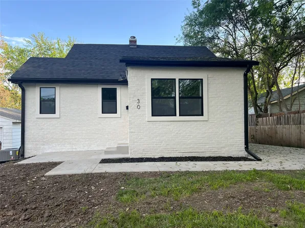 30 Pennsylvania St, Carlisle, IA 50047