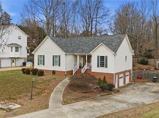 7640 Abington Dr, Kernersville, NC 27284