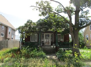 319 11th St SW, Cedar Rapids, IA 52404