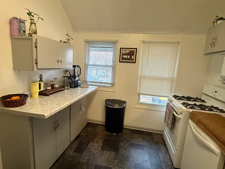 814 Beechwood Ave — Photo 3