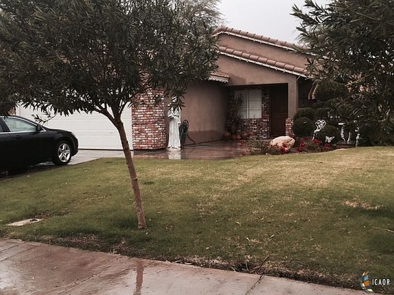 3rd image of 657 Desert Willow St