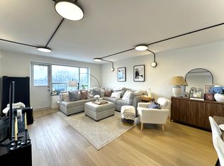 420 Eglinton Ave E #402, Toronto, ON