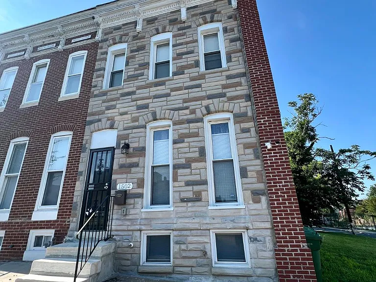 1502 E Hoffman St — Photo 2