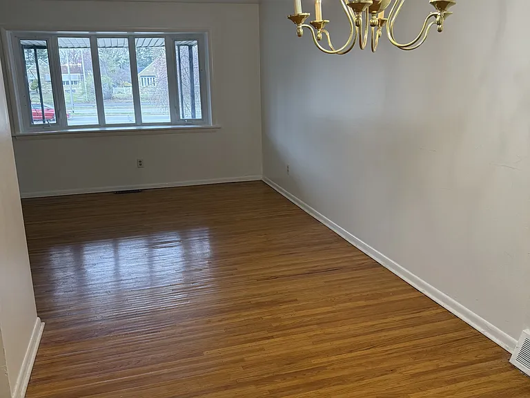 8835 Roosevelt Blvd — Photo 1