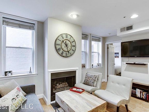 5th image of 1731 Willard St NW APT 204