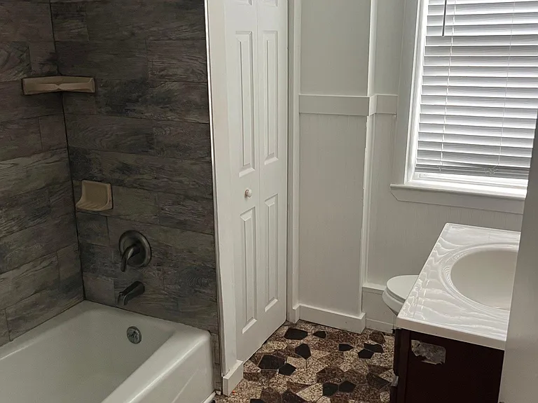 126 N Portland Ave #1 — Photo 8