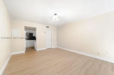 3025 Mary St #1 — Photo 2
