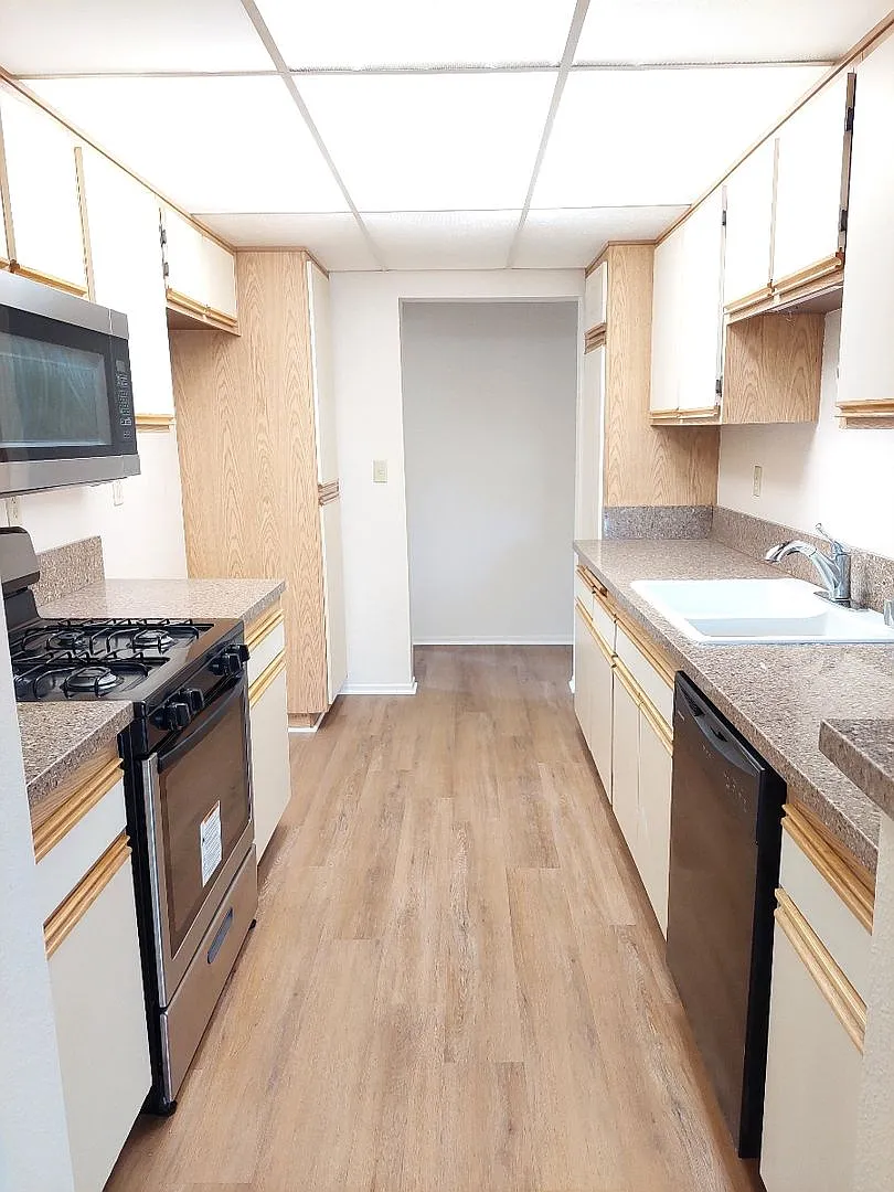 10750 Palms Blvd — Photo 3