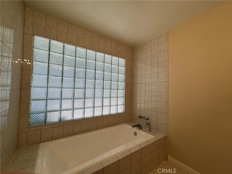 565 Sierra Vista Ave — Photo 9