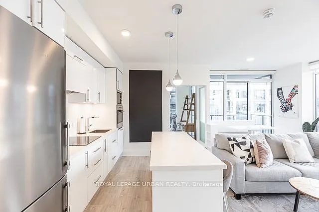 576 Front St W #1514 — Photo 5