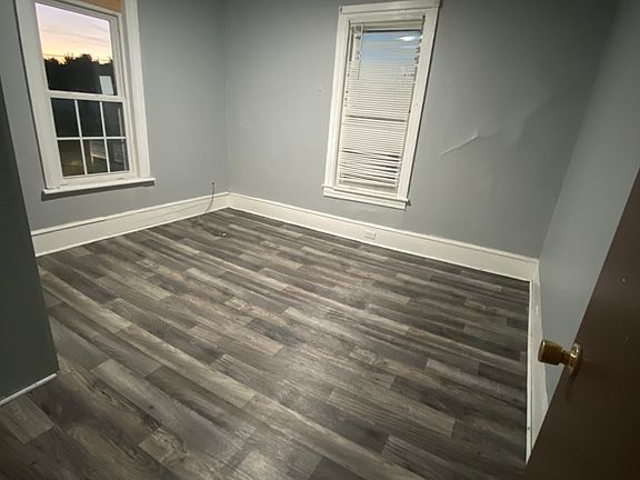 3rd image of 618 Poplar St #618