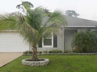 821 Avalon St SE, Palm Bay, FL 32909