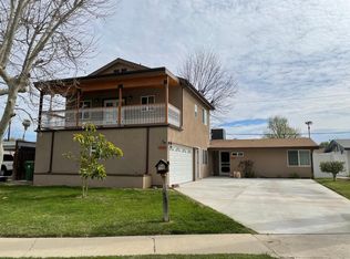 19426 Lorne St, Reseda, CA 91335