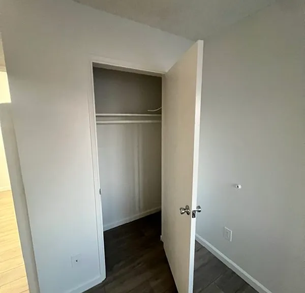 4006 Ingraham St #8 — Photo 5