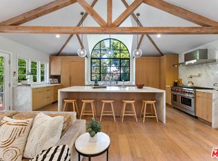 3701 Longridge Ave, Sherman Oaks, CA 91423