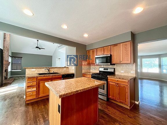 5th image of 1106 Highland Park Dr
