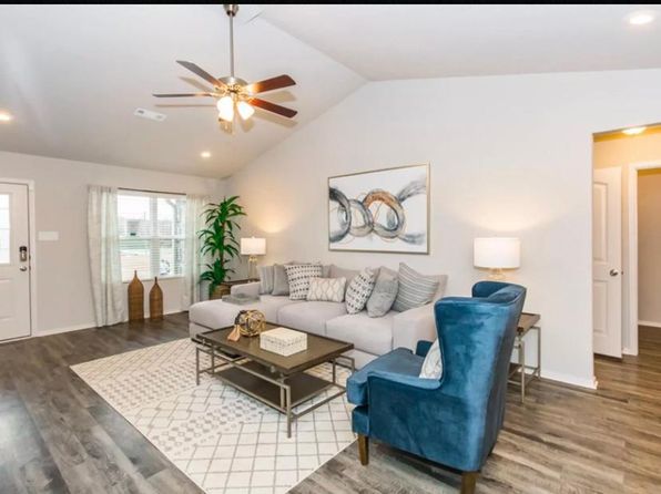 7121 Woodsgate Cv