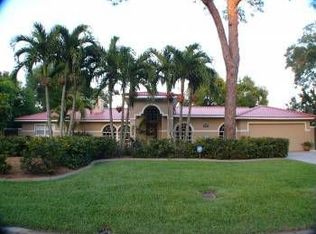 1311 Country Club Rd N, Saint Petersburg, FL 33710