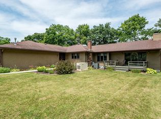 459 River Bluff Dr, Dixon, IL 61021