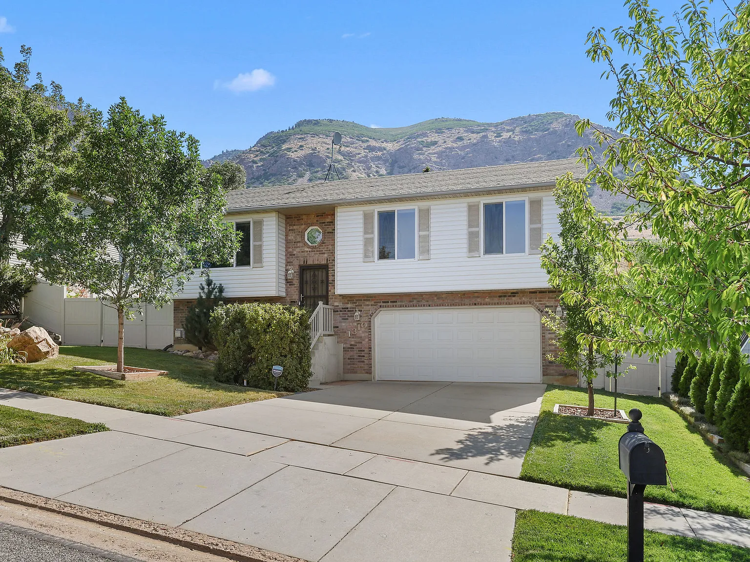 3 bed, 2.5 bath, 1650 sqft, $3,500 — Photo 2