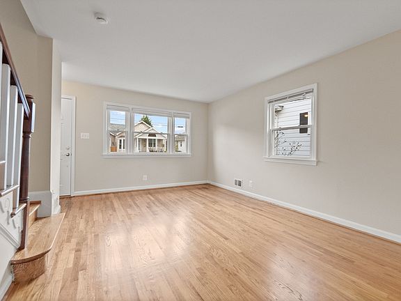 2nd image of 107 E Del Ray Ave #A