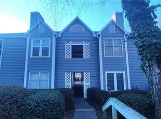 390 Meadows Cir, Winston Salem, NC 27104