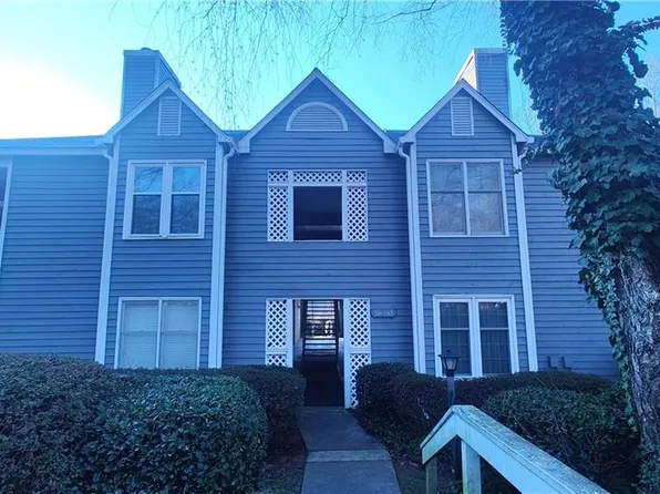 390 Meadows Cir, Winston Salem, NC 27104