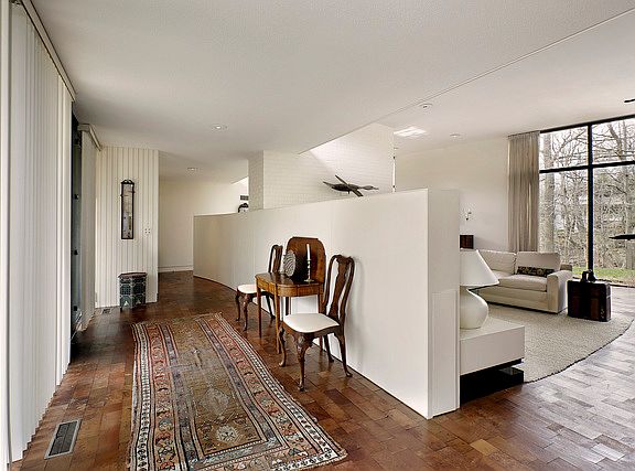 4th image of 1880 Crescent Ct