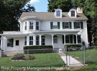 15 Old Locust Ave, Levittown, PA 19054