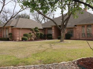 5717 Long Dr, Granbury, TX 76049