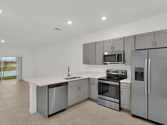 2nd image of 2081 Viewfinder St
