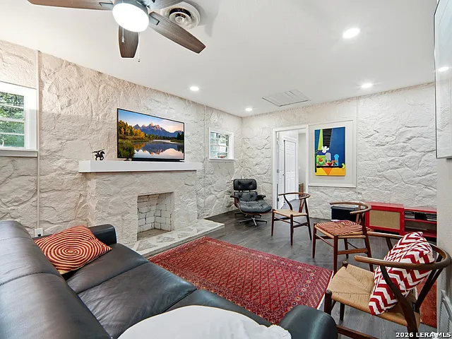 19214 Grey Forest Dr — Photo 10
