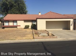 920 Lone Oak Dr, Porterville, CA 93257