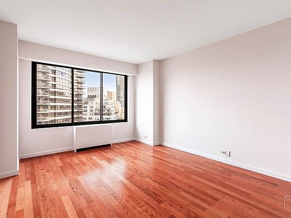 5th image of 200 E 61st St APT 20D
