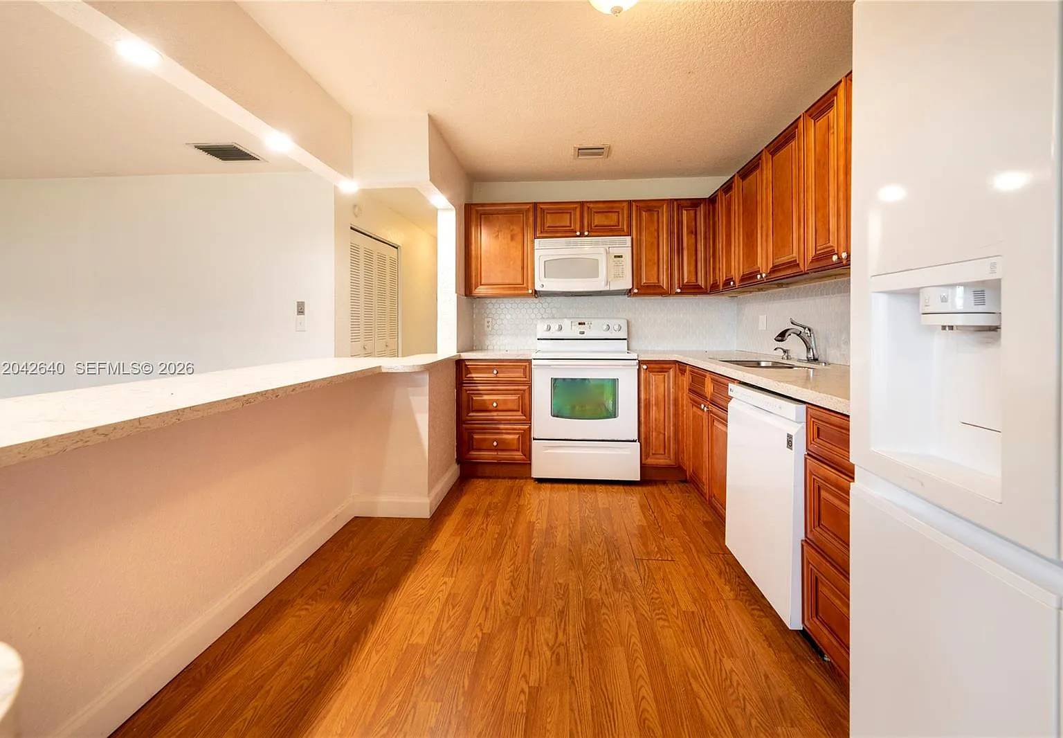 Lauderdale West Condo No — Photo 3