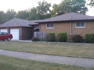 6500 Mackenzie Rd, North Olmsted, OH 44070
