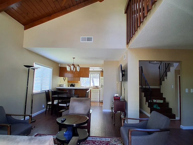 1127 Rosa Del Rio Way — Photo 3