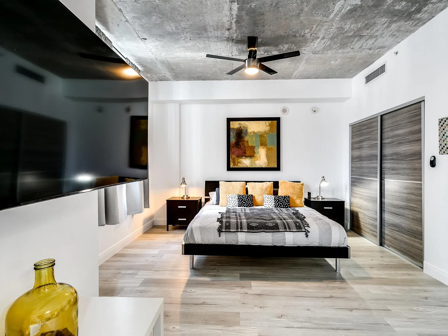 1 bed, 712 sqft, $2,900 — Photo 2