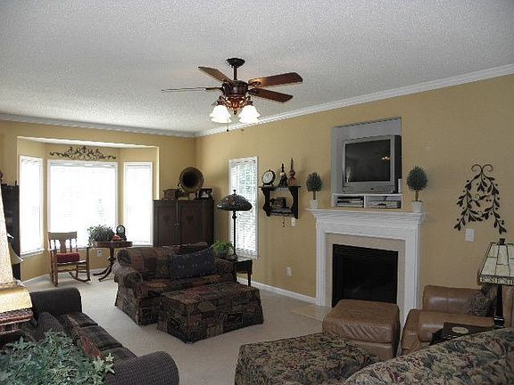 Over sized Family room with bay window!