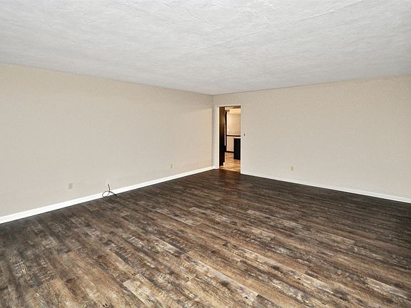 3rd image of Honeysuckle Dr
