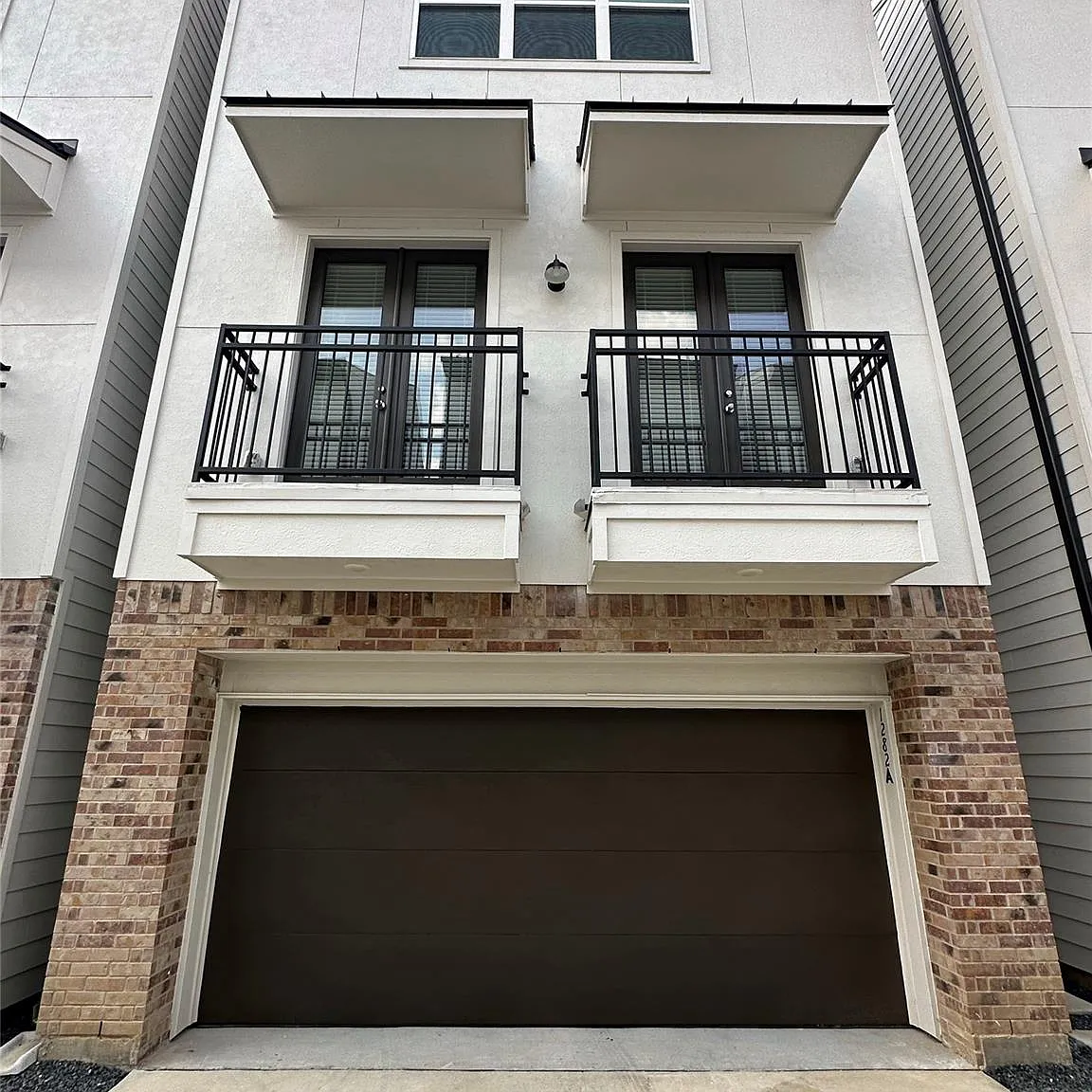 3 bed, 3.5 bath, 2480 sqft, $3,150 — Photo 2